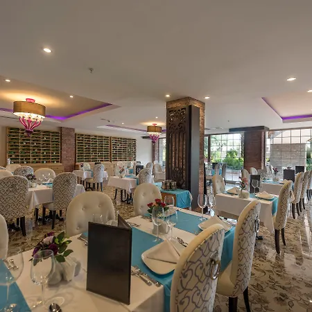 Quattro & 5* Konaklı