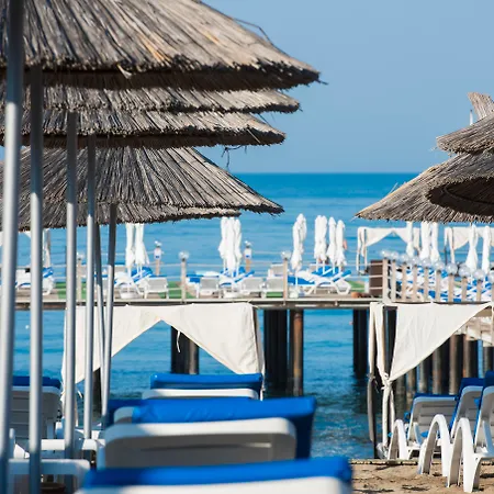 Quattro & Hotel Konaklı