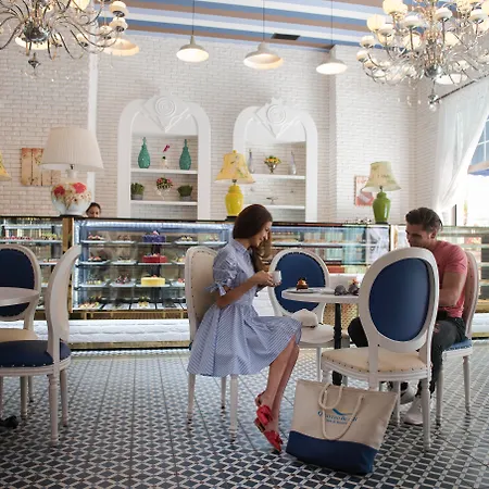 Quattro & 5* Konaklı