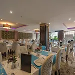 Quattro & 5* Konaklı