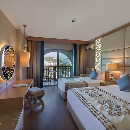 Otel Quattro &
