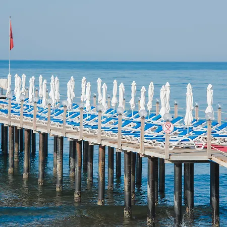Otel Quattro &